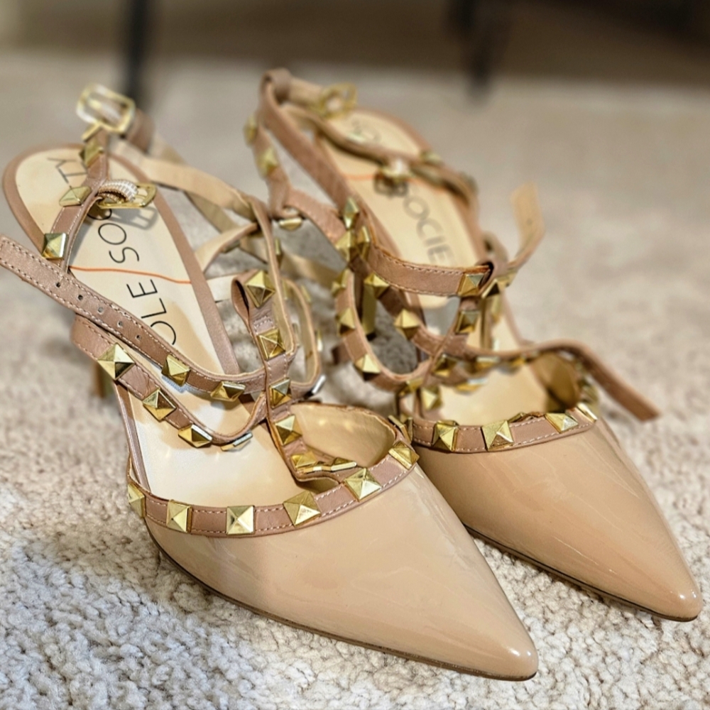 Nude Pointy Pumps SOLE SOCIETY